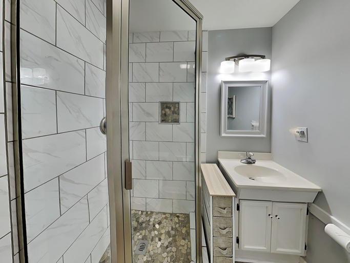 Bathroom 3, You-N-Sea by Topsail Realty, Pender