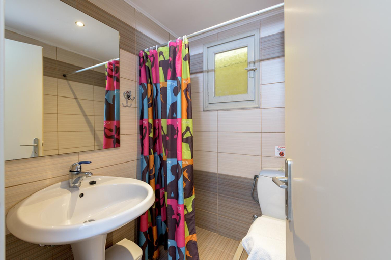 Bathroom 3, Georgia Apartments, Ionian Islands