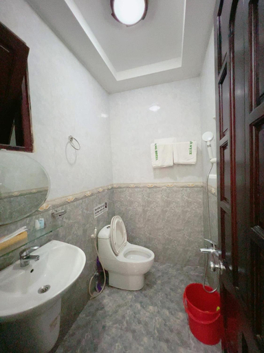 Bathroom 5, Xuan Quang Hotel, Phan Rang-Tháp Chàm