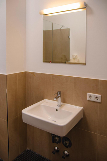 Bathroom 3, Arbio I Apartmently Studios & Apartments, Berlin