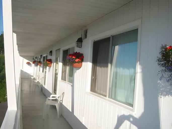 Others 5, Hillside Motel, Saint John