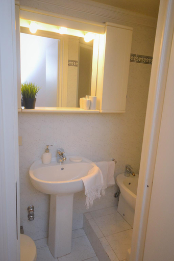 Bathroom 2, Holiday Home Santa Margherita Ligure , Genova