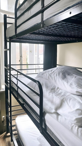 Bedroom 2, Bell House Hostel, London