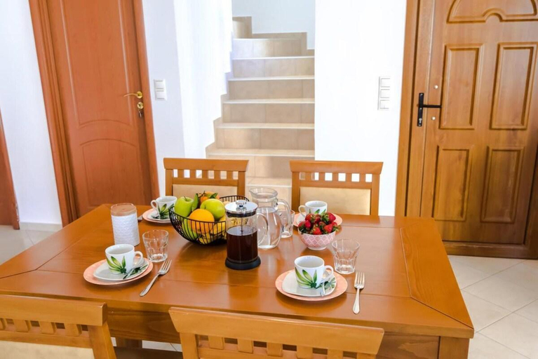 Others 4, Villa Mellia, Crete