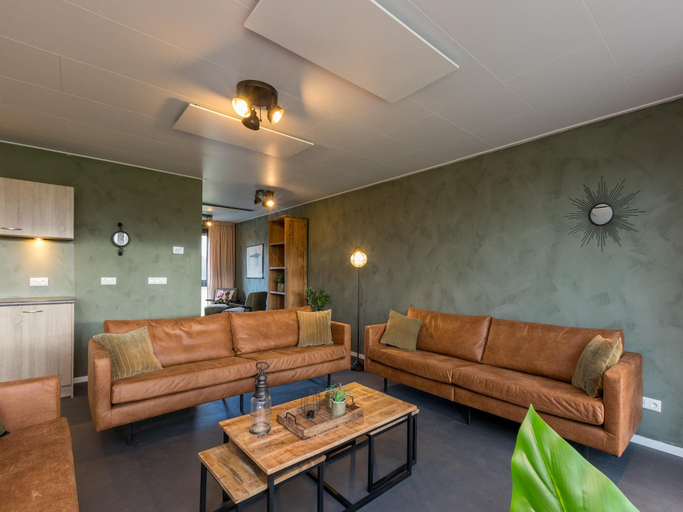 Others 4, Holiday Home in Vrouwenpolder near Seabeach, Veere