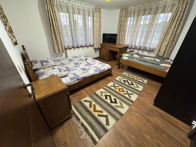 Bedroom 3, Casa din Barsana, Barsana