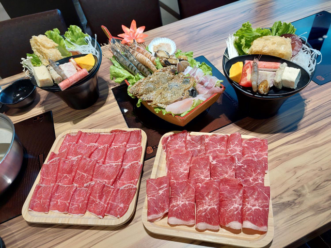 Food & Drinks 5, 1350 Hostel, Nantou