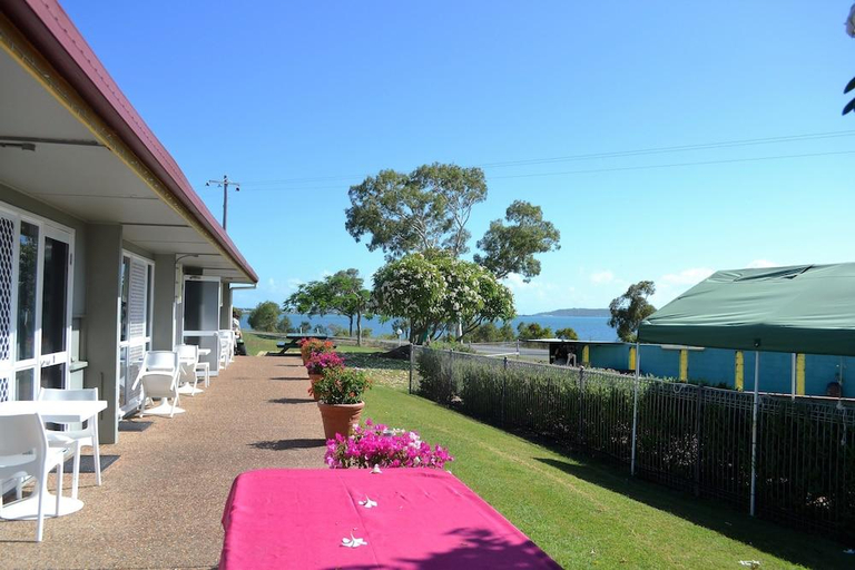 Others 3, Ocean View Motel, Bowen
