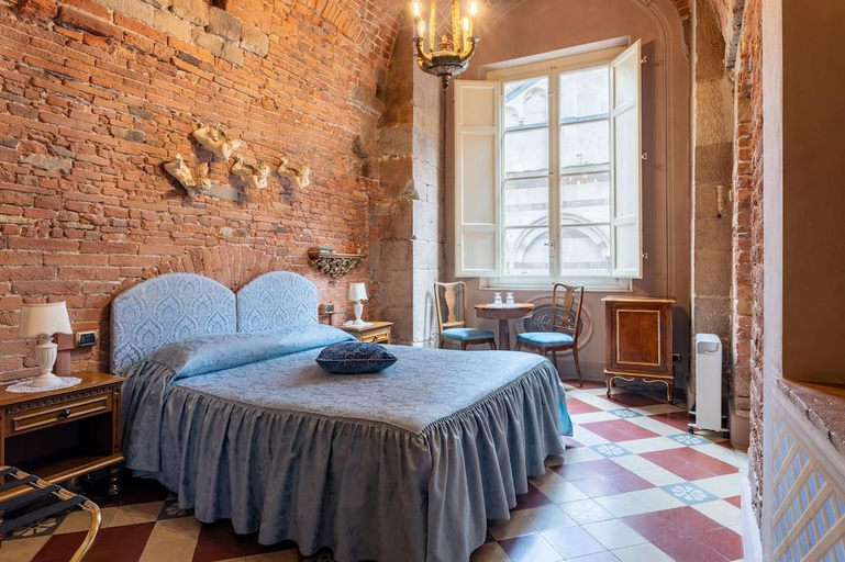 Bedroom 3, L'Antica Bifore, Lucca