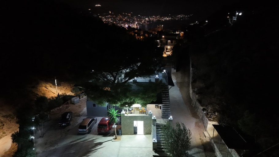 Food & Drinks, Green Villa, Sarandës