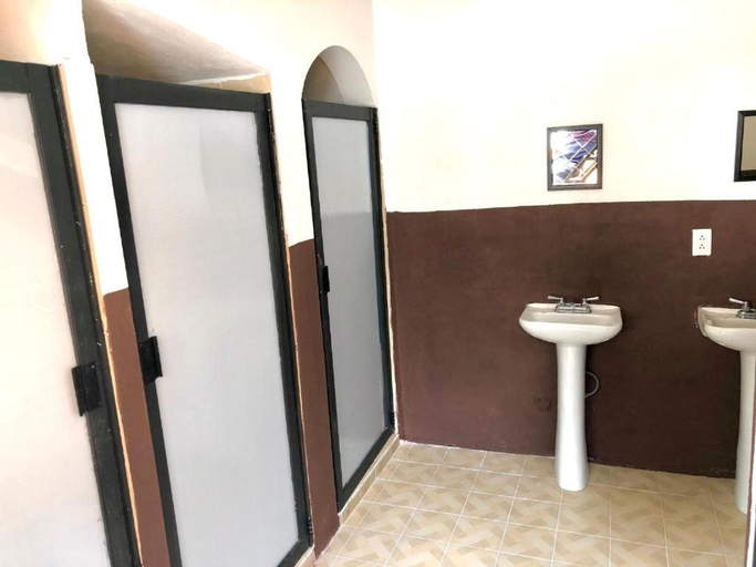 Bathroom 2, RMS Hostal - Roma, Mexico City