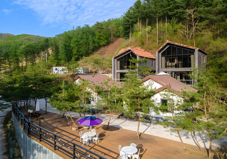 Others 3, Jian Pension, Hongcheon