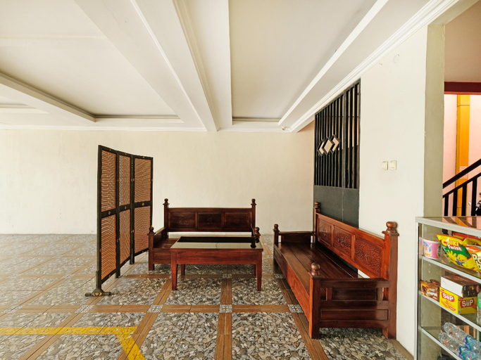 Public Area 2, OYO 91453 Hotel Srikandi Gejayan, Sleman