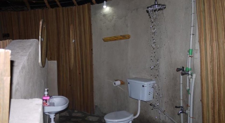 Bathroom, Rweteera Safari Park, Burahya