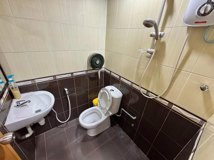 Bathroom 3, Meng Meng GuestHouse, Kuantan