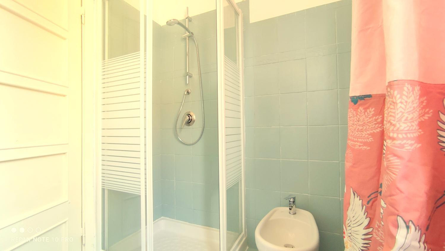 Others 5, Jolie Rooms, La Spezia