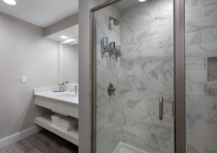 Bathroom 4, Shem Creek Inn, Charleston
