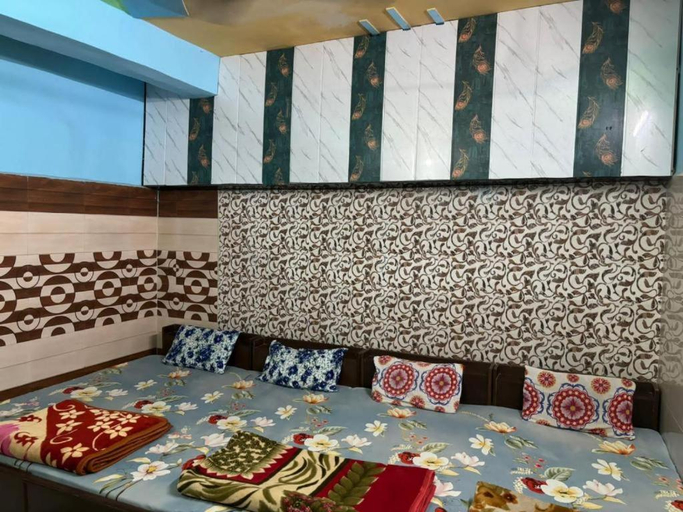 Food & Drinks, Maatu Shri Guest House Mathura, Mathura