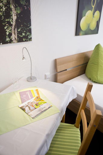 Bedroom 3, Hike Inn Hotels by Emmerich, Mayen-Koblenz