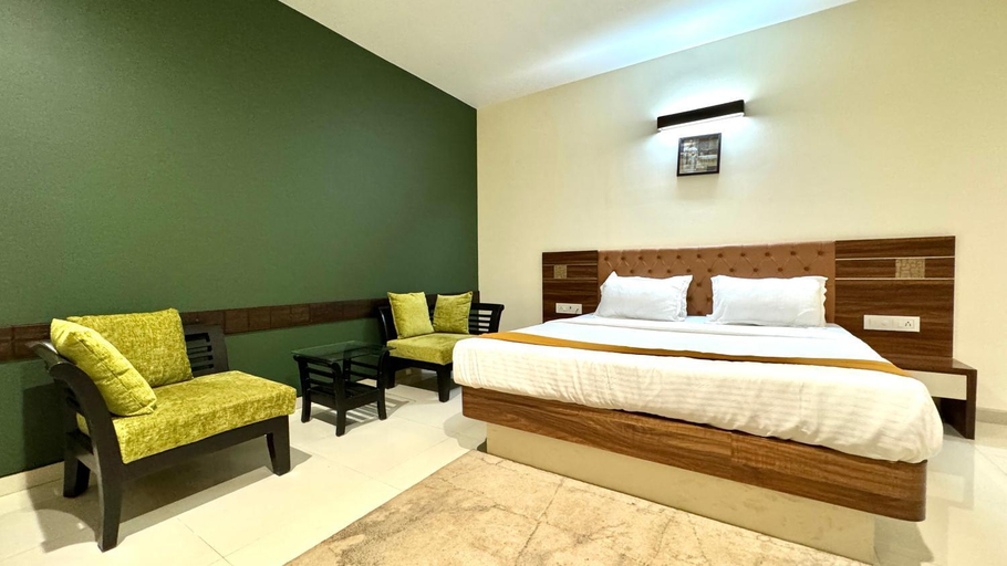 Bedroom 2, Hotel Sadhana Executive- Dapoli, Ratnagiri
