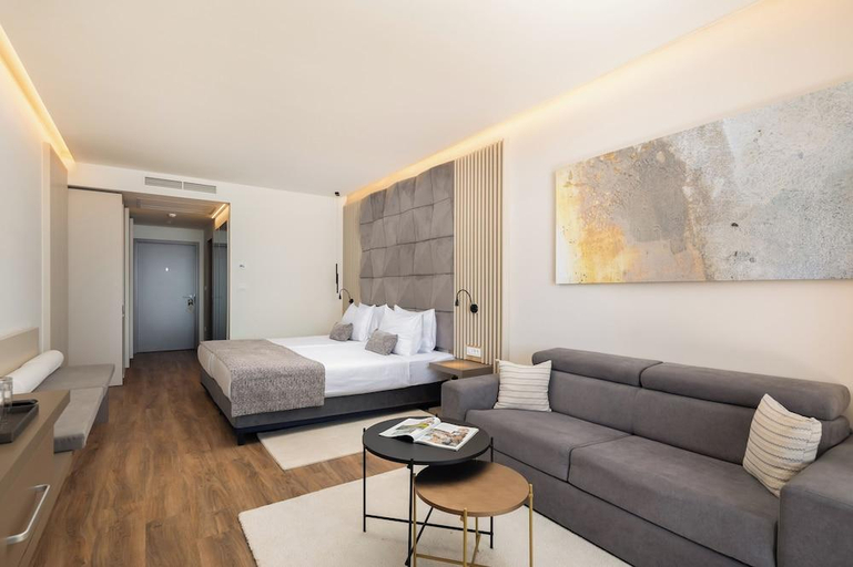 Bedroom 3, Romana Beach Resort, Makarska