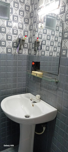 Bathroom 4, Ajith Villa Family House, Weligama