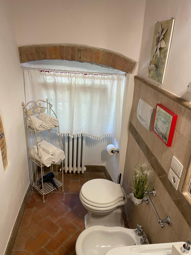 Bathroom 3, Mulino dell'Argenna, Florence