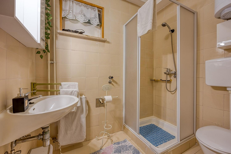 Bathroom 3, Apartments Gina, Poreč