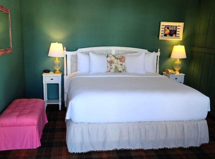 Bedroom 3, Carmel River Inn, Monterey