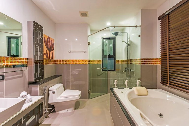 Bathroom 4, Chalong Miracle Lakeview Resort & Spa, Phuket Island