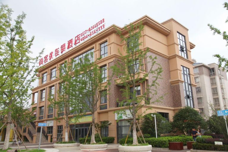 Exterior & Views