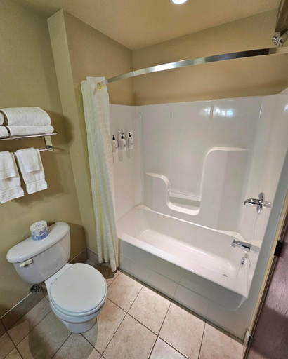 Bathroom 3, Cobblestone Inn and Suites, Waupaca