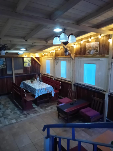 Others 5, Casa Victor, Tuzla
