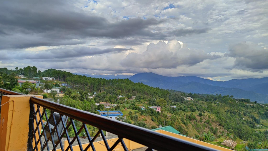 Others 5, Hotel Shri Anand (Berinag,UK), Pithoragarh