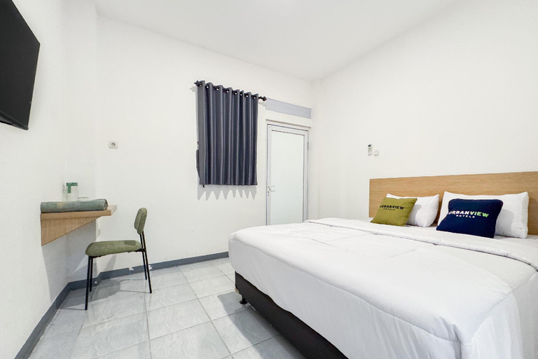 Bedroom, Urbanview Syariah Sentul City Bogor, Bogor