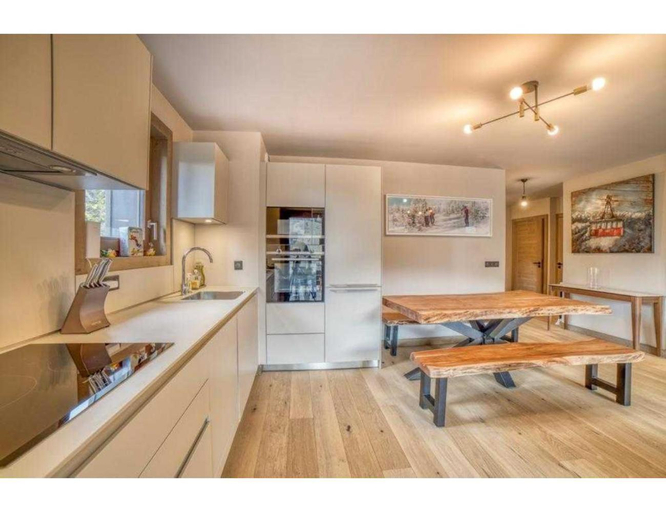 Others 2, Luxurious 4-room apartment with swimming pool, Haute-Savoie