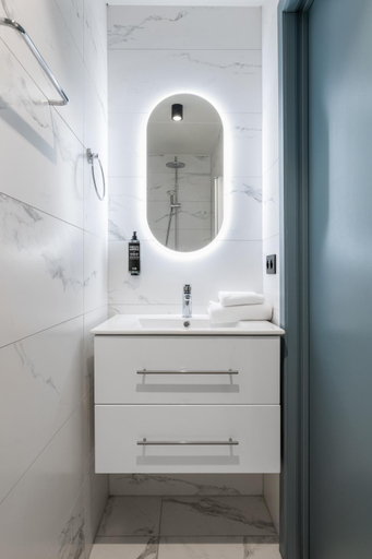 Bathroom 4, ibis Styles Hasselt City Centre, Limburg