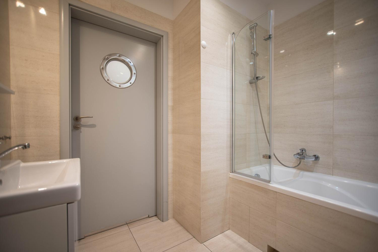 Bathroom 3, Apartamenty na Wyspie - Villa Park - Parking, Świnoujście