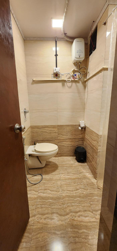 Bathroom 5, Hammock Hostels - Bandra, Mumbai Suburban