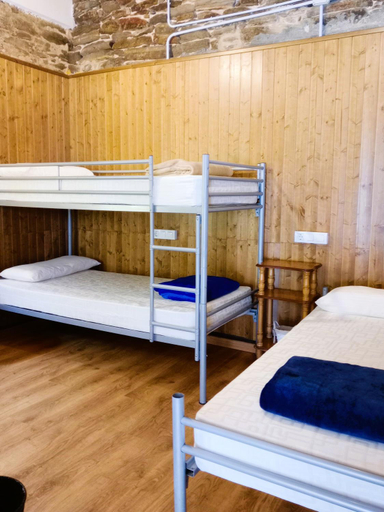 Bedroom 2, Albergue San Lazaro, Lugo