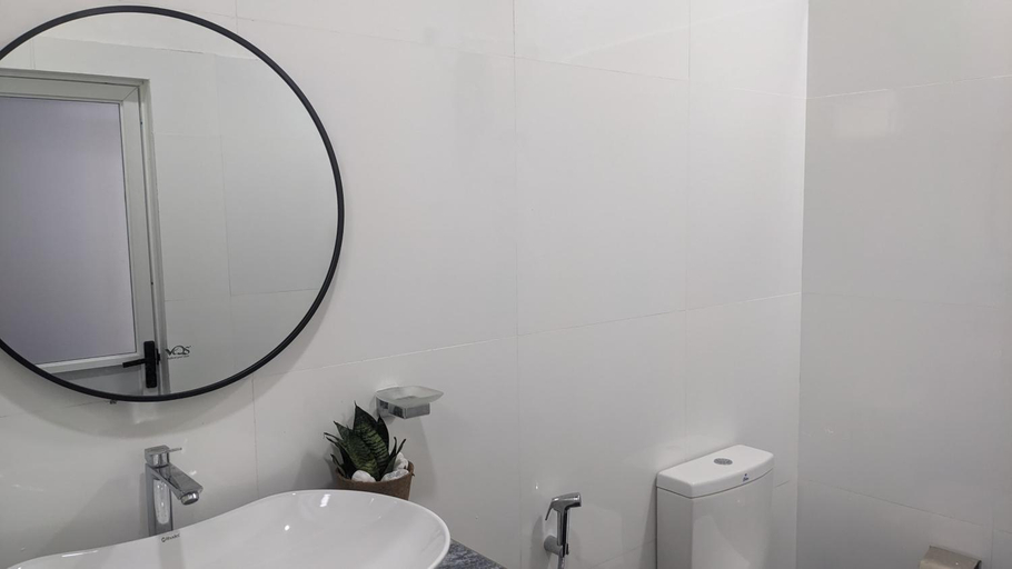 Bathroom 2, Cealora Resort, Dambulla
