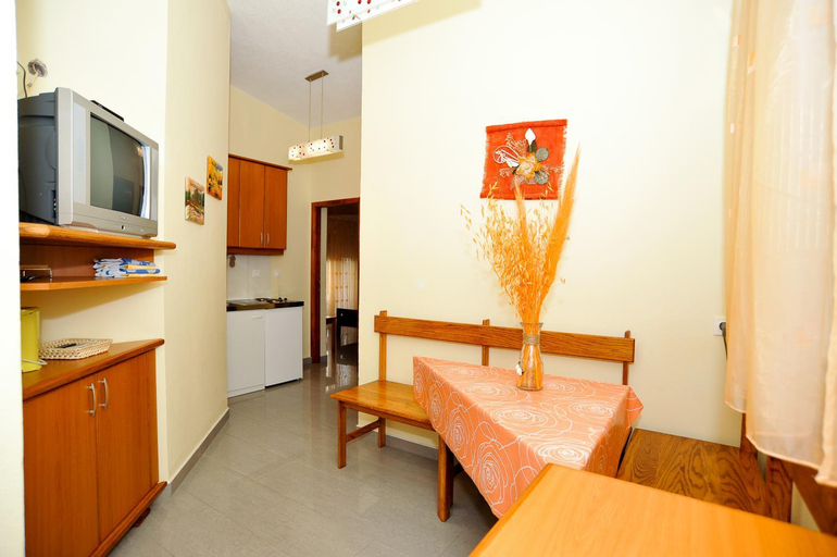 Others 5, Apartments Marina, Vir