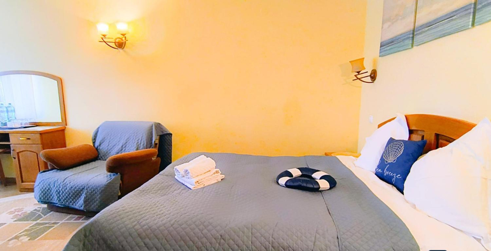 Bedroom 2, Pensiunea Rosu Litoral, 23 August