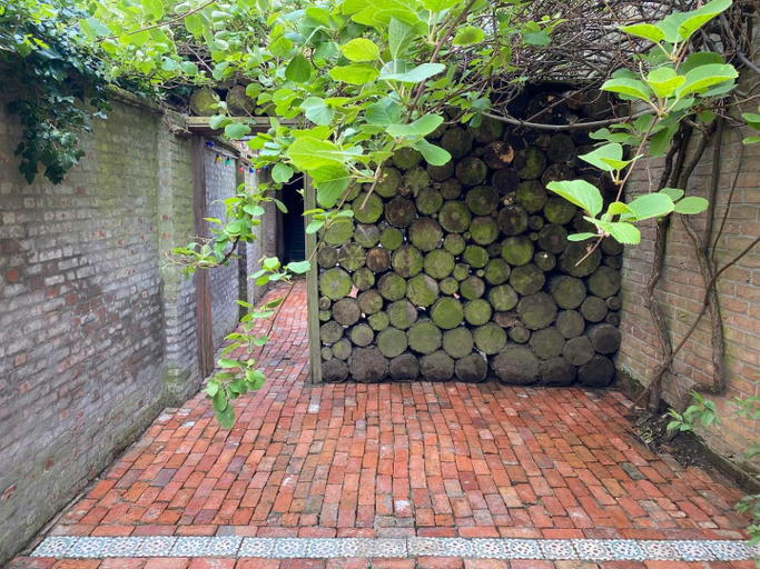 Others 5, De Buitenmuur, Antwerpen