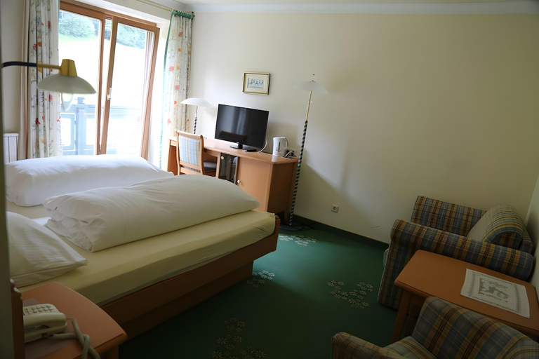 Bedroom 2, Hotel & Restaurant Voglauerhof***, Hallein