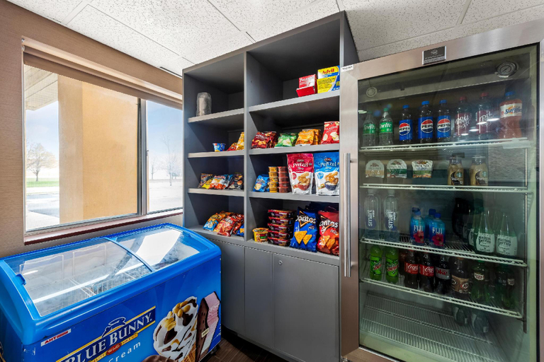 Food & Drinks 5, Comfort Inn & Suites Fairborn near Wright Patterson AFB, Greene