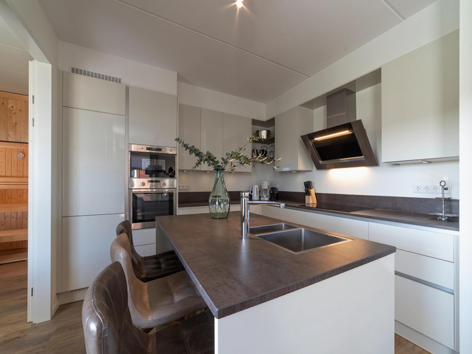 Others 4, Holiday Home in Colijnsplaat near Oosterschelde, Noord-Beveland