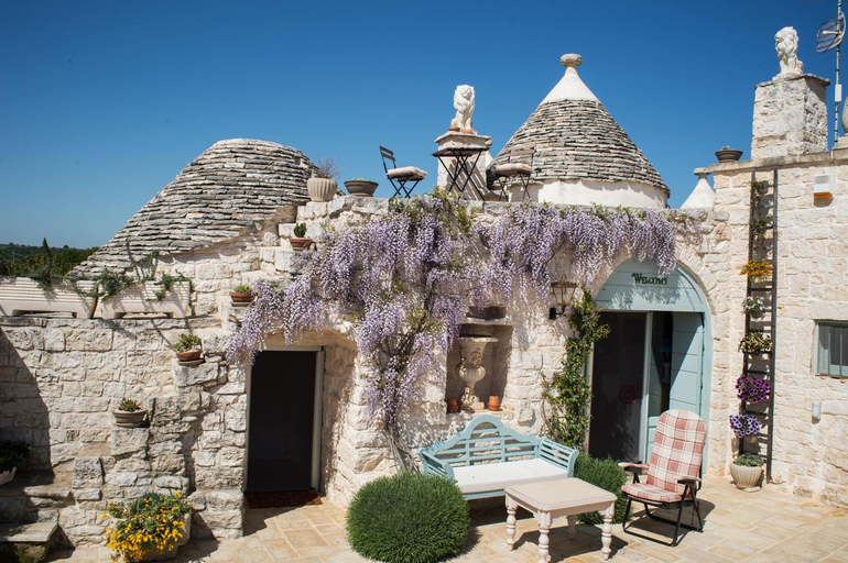 Others 2, 16 Trulli e Giardini, Taranto