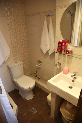 Bathroom 3, Kastoria Hotel Apartments, Central Macedonia