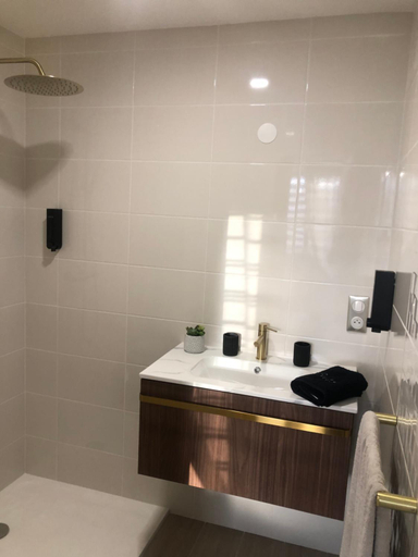 Bathroom 3, Charmes de la Foret, Finistère